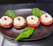 Помидоры фаршированные с сыром