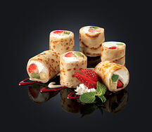 Ролл с фруктами