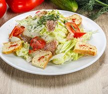 Салат Цезарь с курицей