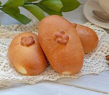 Пирожок с вишней
