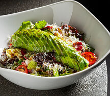 Салат с авокадо