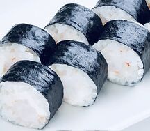 Мини-ролл с креветкой и сыром