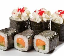 Сливочный ролл с лососем