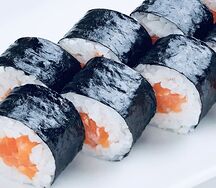 Мини-ролл с лососем