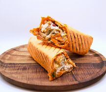 Донер в сырном лаваше с курицей