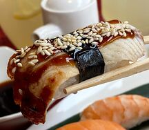 Суши с угрём