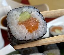 Мини-роллы с копченным лососем