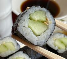 Мини-роллы с огурцом
