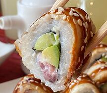 Ролл Пирамида с угрём