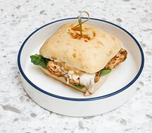 Сэндвич с индейкой и моцареллой