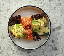 Вафли Бенедикт с лососем XL