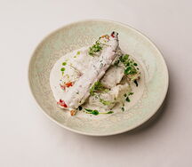 Клешня камчатского краба в соусе горгонзола