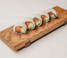 С лососем и авокадо