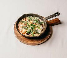 Судак в сливочно-грибном соусе под сырной корочкой