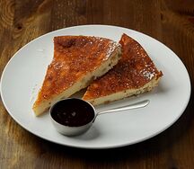 Запеканка с творогом и изюмом