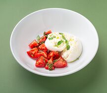 Капрезе с сыром буратта