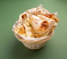 Фокачча на тонком тесте с розмарином