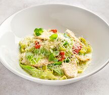 Феттуччине с курицей и сливочным песто