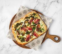 Пицца Пастрами из говядины, баклажаны, чимичурри