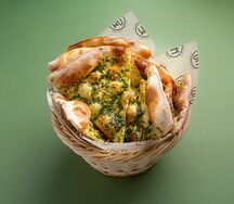 Фокачча на тонком тесте с песто