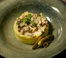 Бефстроганов из говядины с картофельным пюре