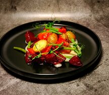 Овощное рагу с сельдереем и кокосовым соусом 