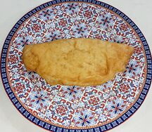 Жареный пирожок с картошкой