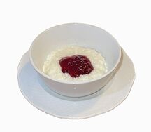 Каша рисовая с малиной