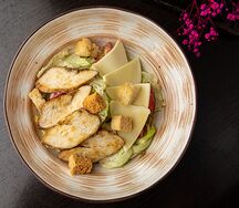 Цезарь с курицей