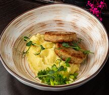 Котлеты куриные с картофельным пюре