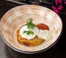 Яйцо пашот на картофельном дранике