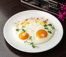 Глазунья из двух яиц