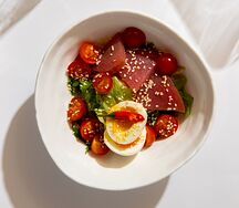 Салат нисуаз (с копченым тунцом)