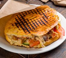 Шаурма в пите с курицей