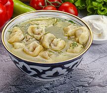 Пельмени с бульоном