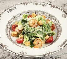 Салат Цезарь с креветками