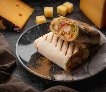 Шаурма Острая с перцем халапеньо, красным луком и жгучим чили