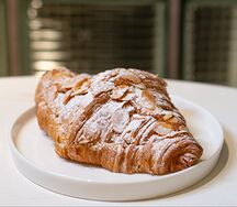 Круассан миндальный