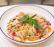 Фрутти ди маре в сливочном соусе