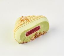 Пирожное Лайм, базилик и клубника