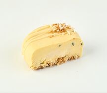 Пирожное Манго, маракуйя и кокос