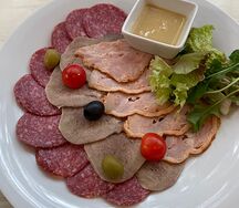 Мясная тарелка