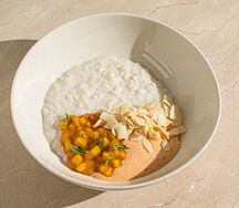 Рисовая каша с манго и заварным кремом