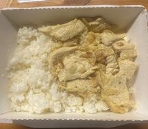 Рис с курицей в соусе