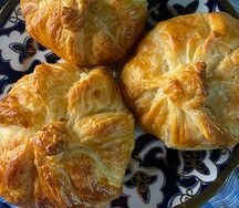 Курник из слоеного теста
