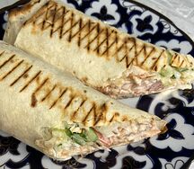 Шаурма с курицей и картошкой фри