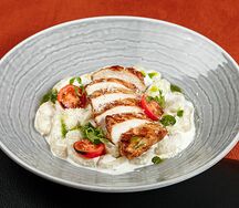 Картофельные ньокки с куриной грудкой гриль