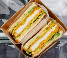 Сэндвич с куриным шницелем