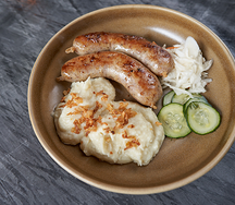 Колбаски куринные с картофельным пюре