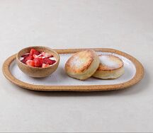Сырники с ягодным соусом